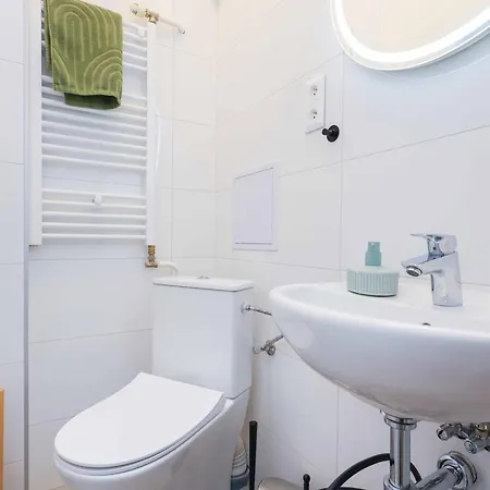 Cozy Next To Bus Station With Perfect Views Daire Bratislava