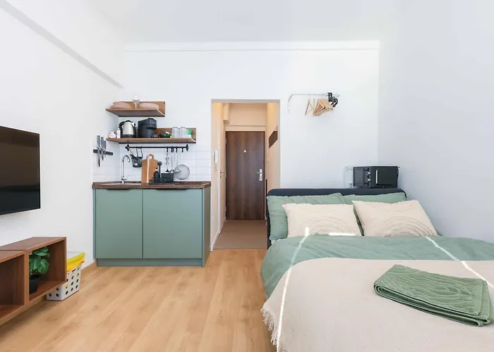 Cozy Next To Bus Station With Perfect Views Lägenhet Bratislava